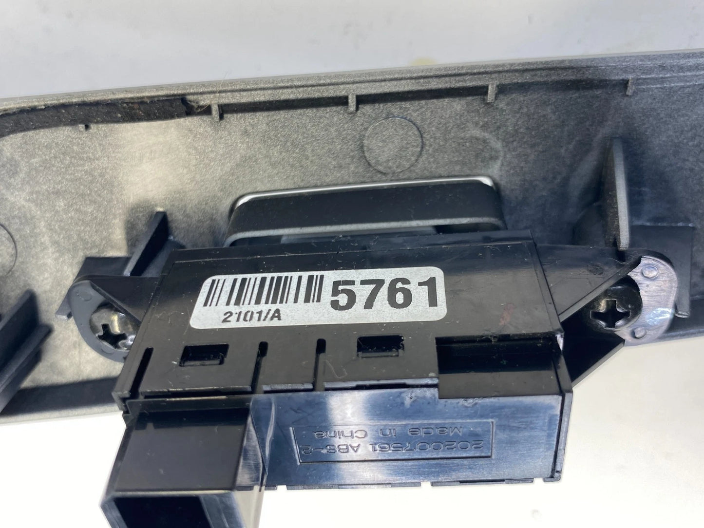 2011-2016 CHEVROLET CRUZE A/T CENTER CONSOLE SHIFTER TRIM BEZEL PANEL OEM