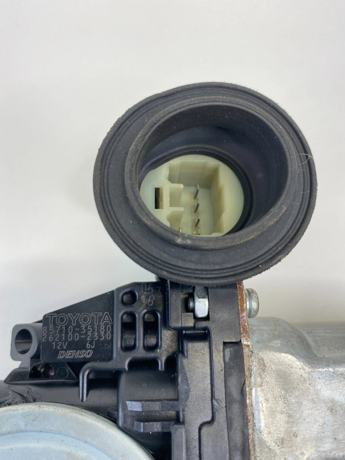 2008-2015 SCION XB REAR LEFT SIDE DOOR POWER WINDOW MOTOR ASSEMBLY 85710-35180