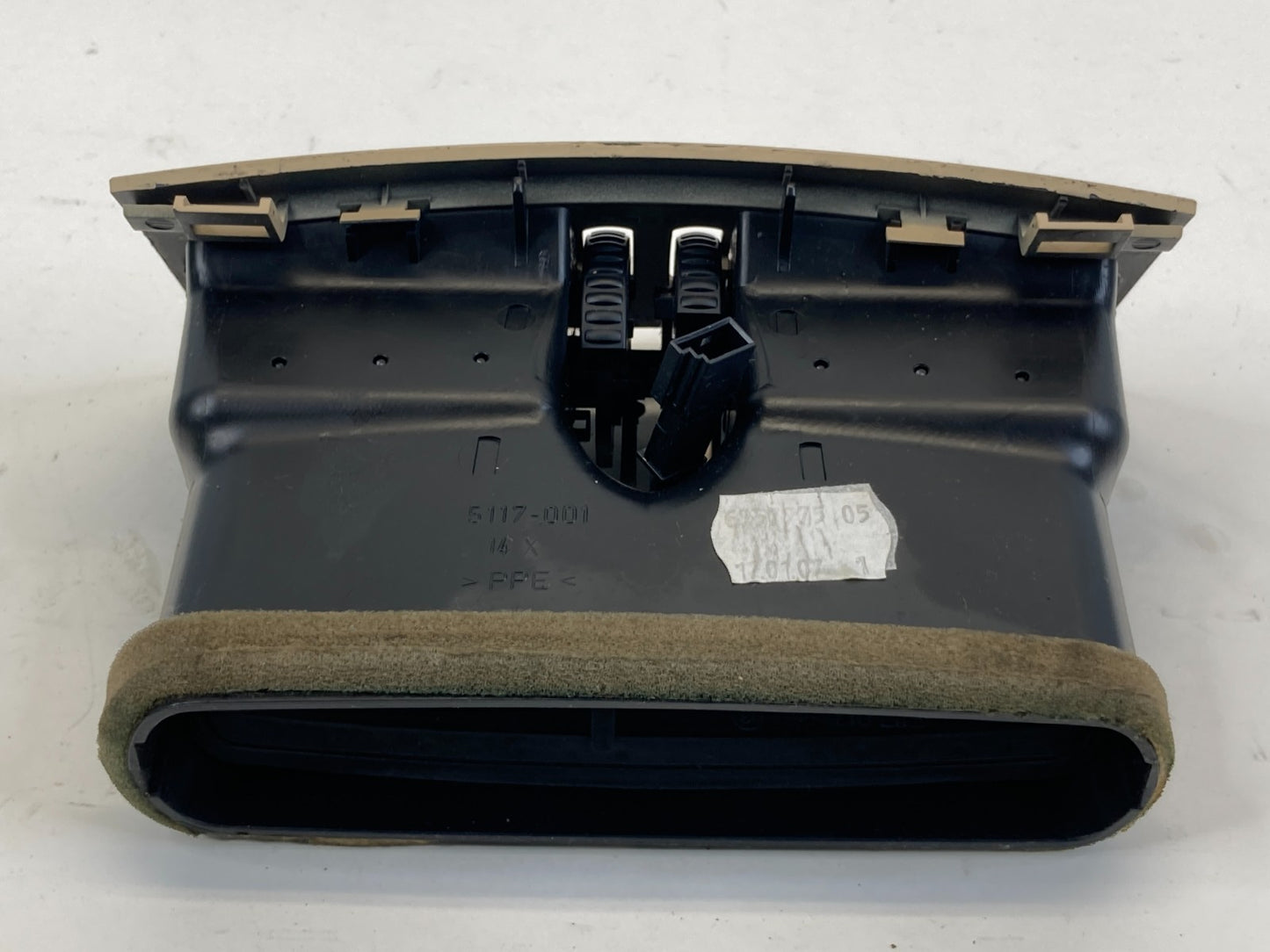 04 05 06 07 BMW 525i Rear Center Console Dual Air A/C Vent Grille 6932023 OEM