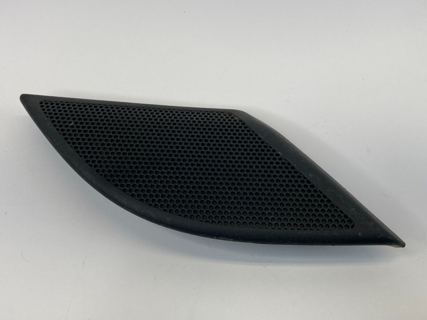 12-15 Chevrolet Captiva Sport Rear Left Side Door Tweeter Cover Grille 96627975