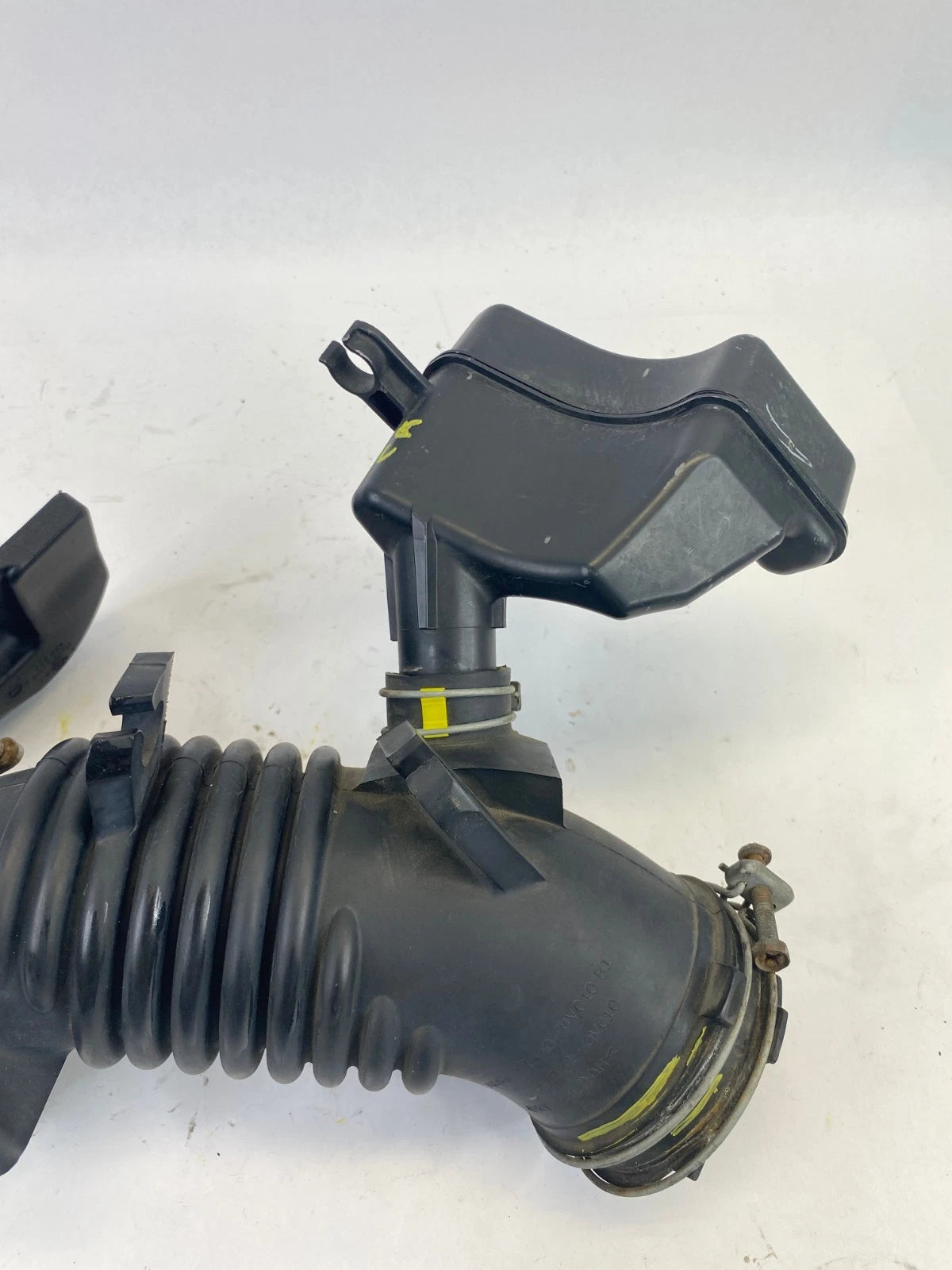 2009-2015 TOYOTA VENZA AIR INTAKE HOSE TUBE SLEEVE FRONT OEM FACTORY 17880-0V010