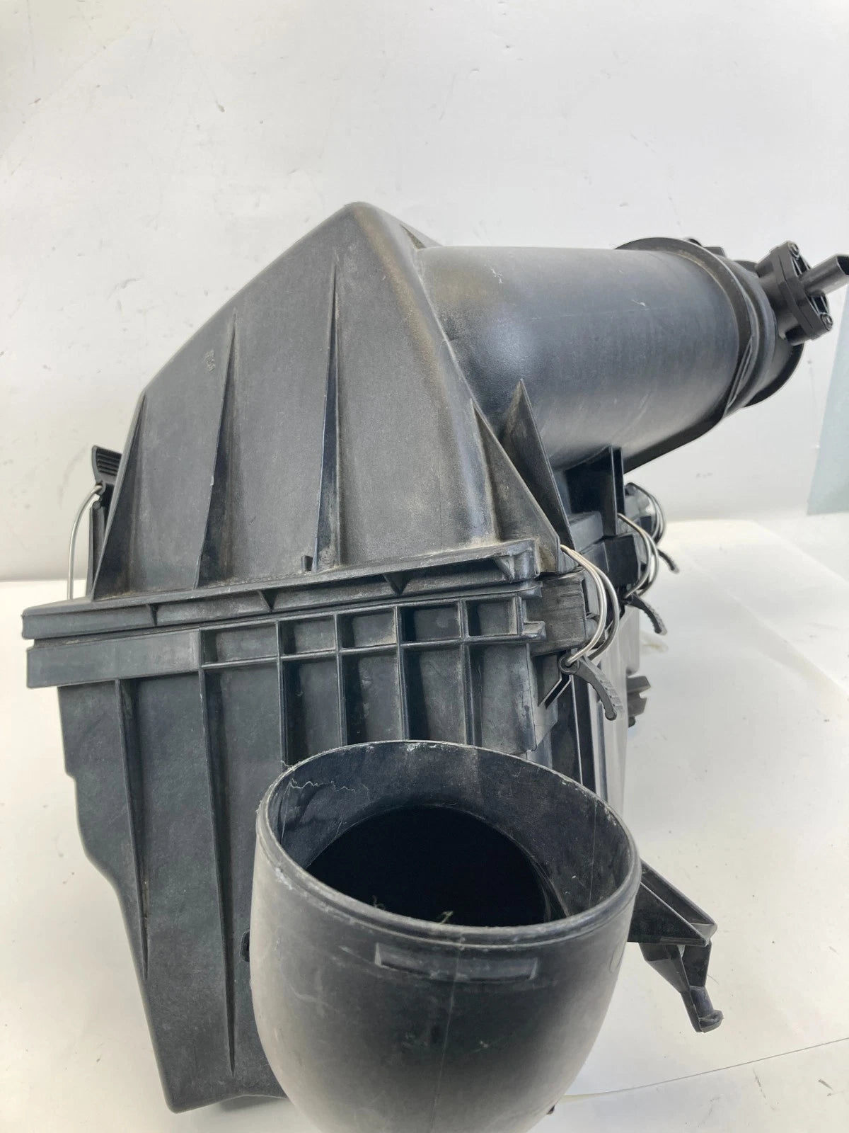 98-02 MERCEDES-BENZ E430 4.3L AIR CLEANER INTAKE FILTER BOX ASSY A604-094-05-04