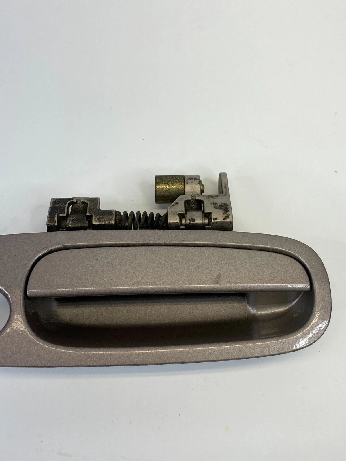 1998-2002 TOYOTA COROLLA FRONT RIGHT PASSENGER EXTERIOR DOOR HANDLE 69210-02040