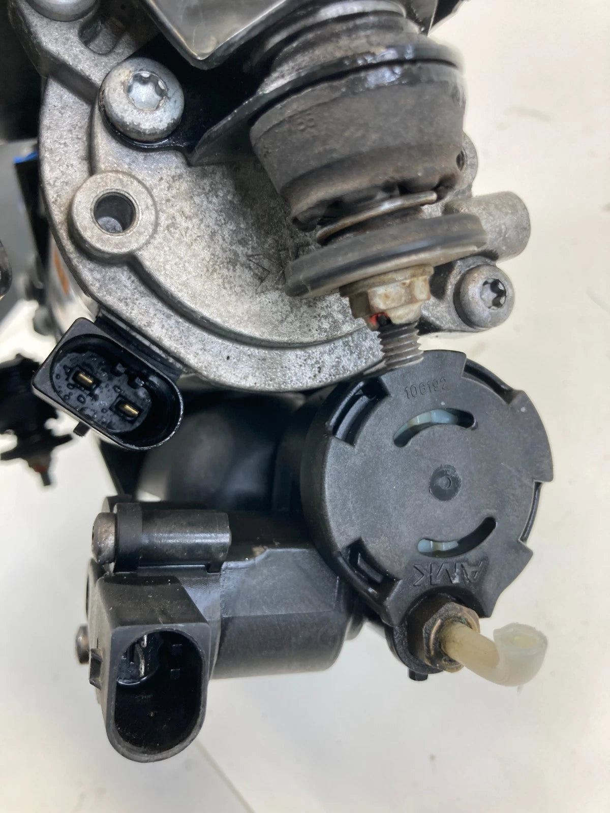 2007-2016 MERCEDES GL450 X164 AIR SUSPENSION COMPRESSOR PUMP AMK 98607-0 OEM