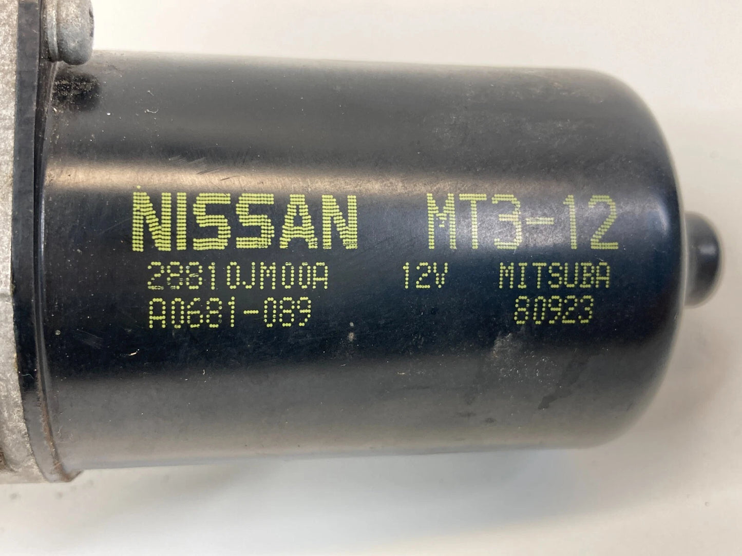 2008-2013 NISSAN ROGUE FRONT WINDSHIELD WIPER MOTOR ASSEMBLY 28810-JM00A OEM