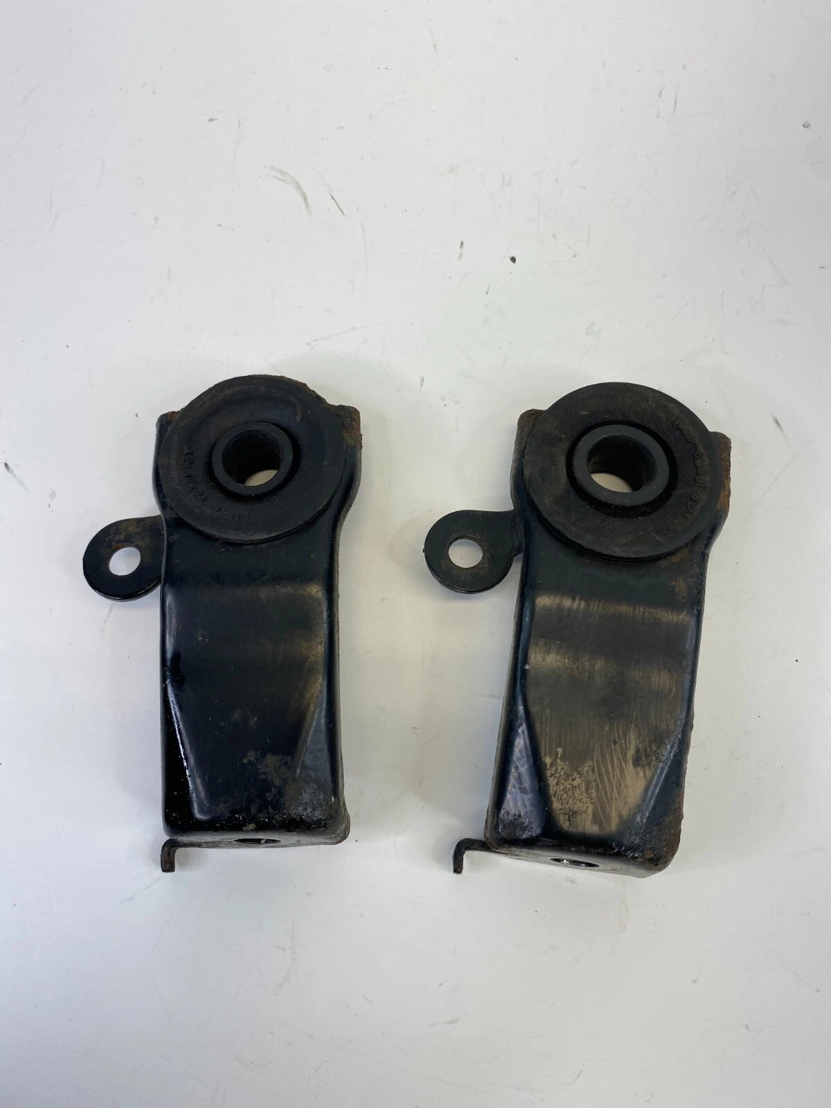 1999-2003 LEXUS RX300 UPPER RADIATOR MOUNT SUPPORT BRACKET HOLDER PAIR SET OEM