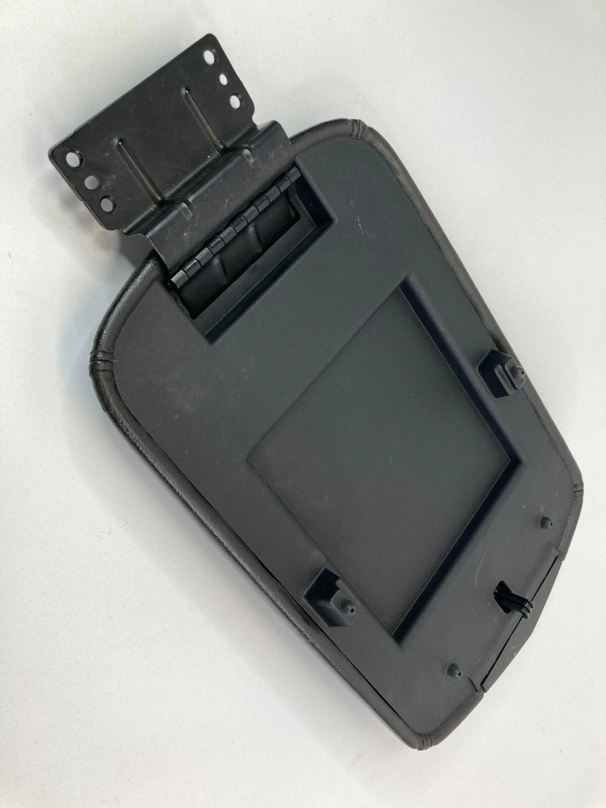 2010-2019 LINCOLN MKT REAR 2ND ROW CENTER CONSOLE ARMREST ARM REST LID COVER OEM