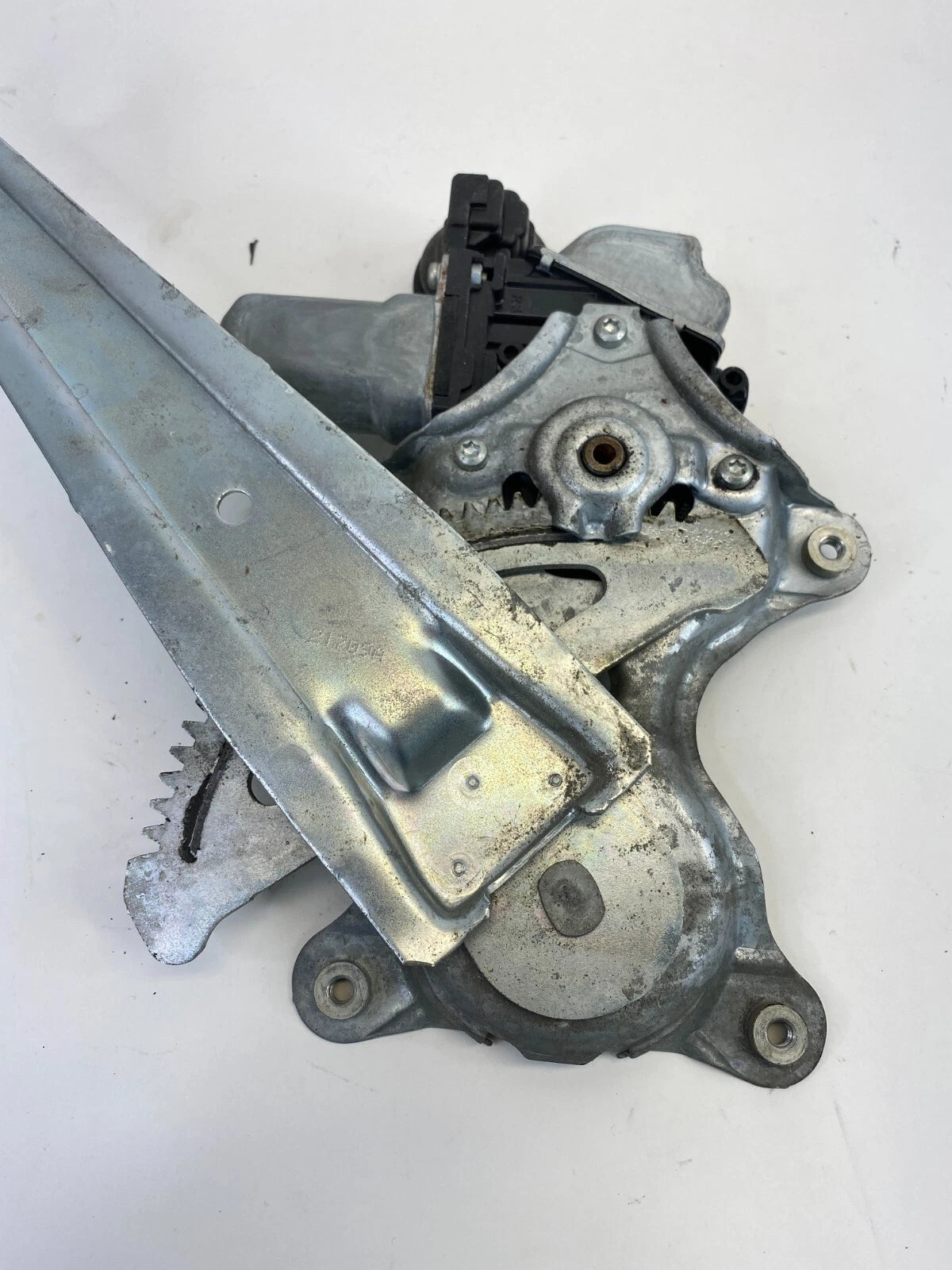 07-11 TOYOTA CAMRY REAR LEFT POWER WINDOW REGULATOR W/ MOTOR 85710-06060 OEM