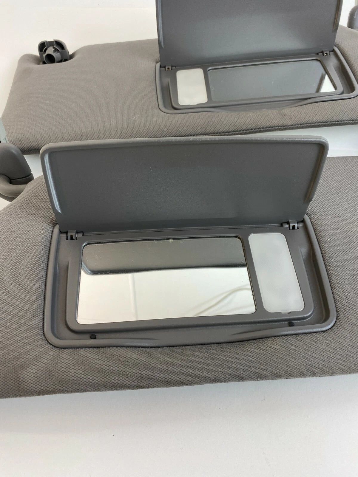 2008-2010 HONDA ODYSSEY W SUNROOF SUNVISOR SUN VISOR W/ LIGHT SET GRAY OEM