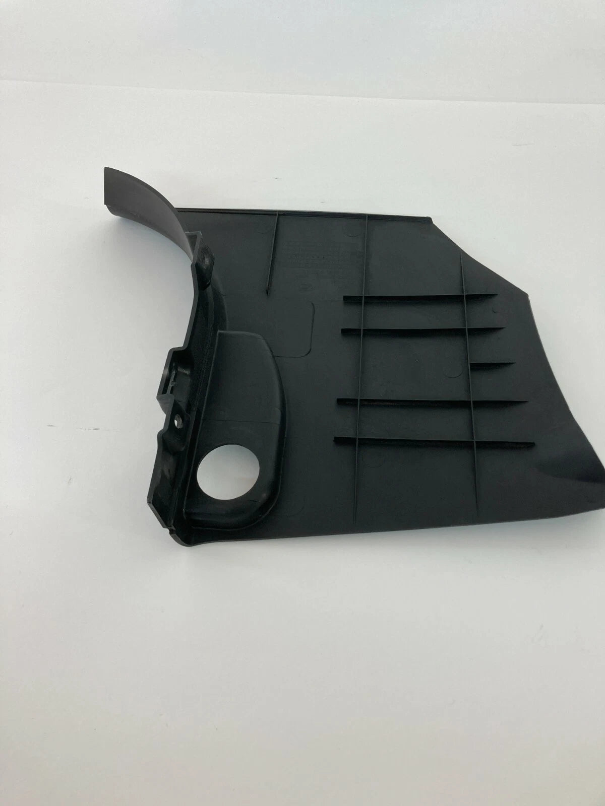 2004-2006 KIA AMANTI FRONT LEFT DRIVER SIDE KICK PANEL COVER TRIM 85823-3F00