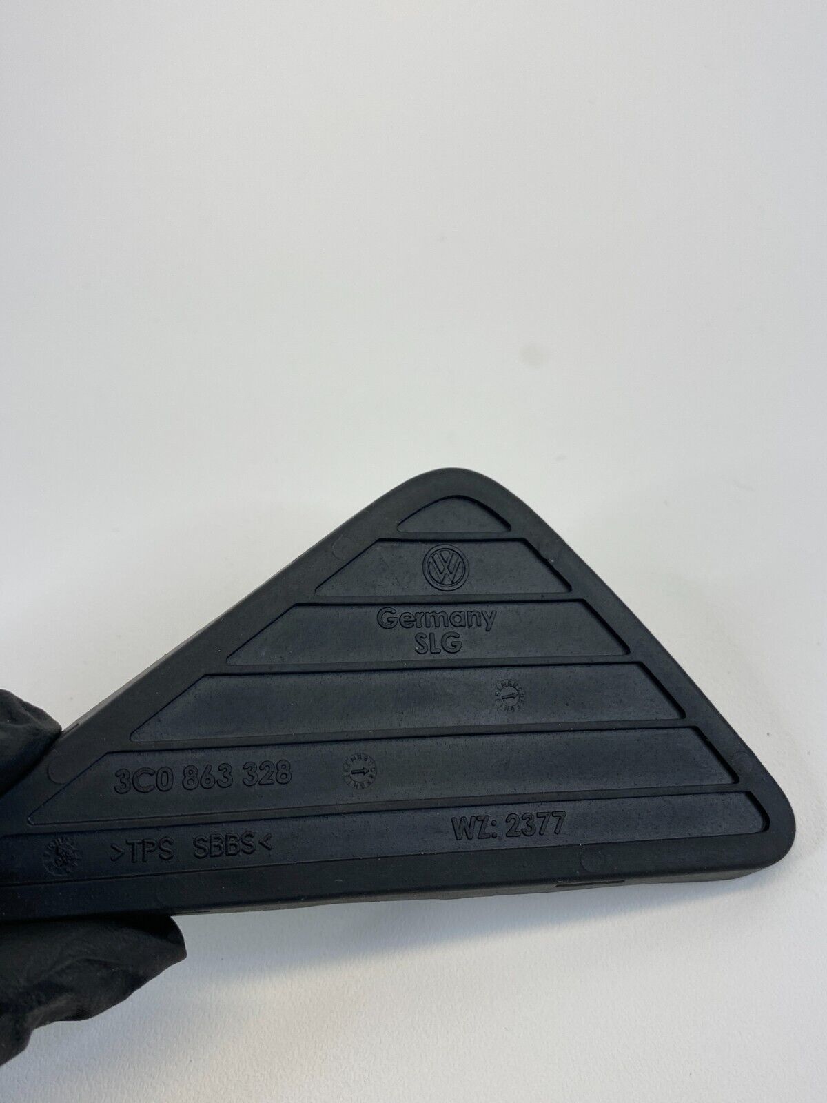 09-17 Volkswagen CC 07-10 Passat Center Console Mat Rubber Insert 3C0-863-328