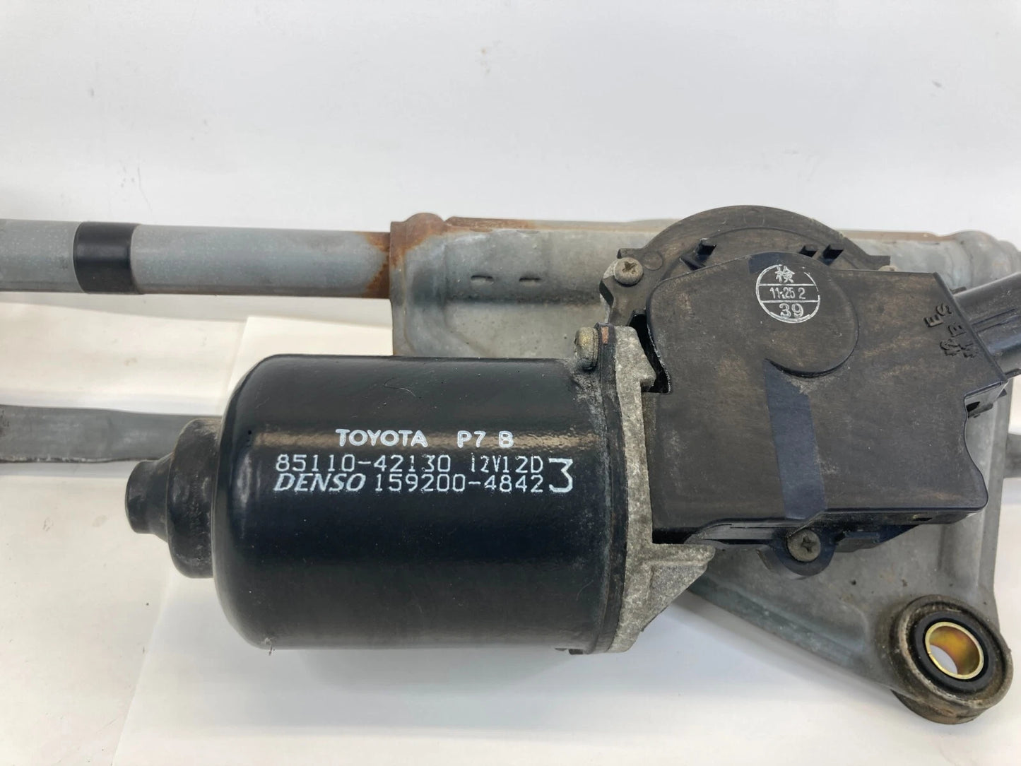 2001-2005 TOYOTA RAV4 FRONT WIPER MOTOR & LINKAGE MECHANISM 85110-42130 OEM