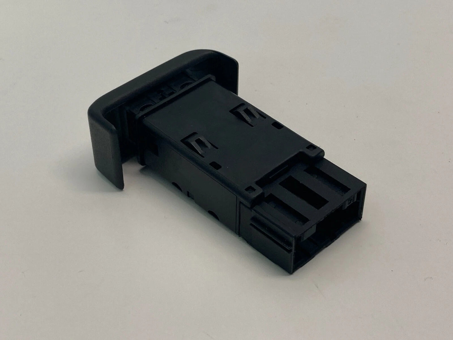 1999-2002 LAND ROVER DISCOVERY REAR WINDOW WIPER SWITCH BUTTON YUE100600 OEM