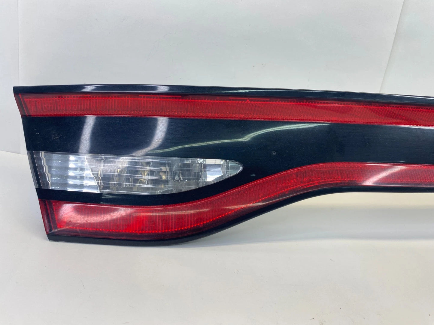 13-16 DODGE DART TRUNK LED LID CENTER THIRD BRAKE LIGHT TAILLAMP 68164500AD OEM