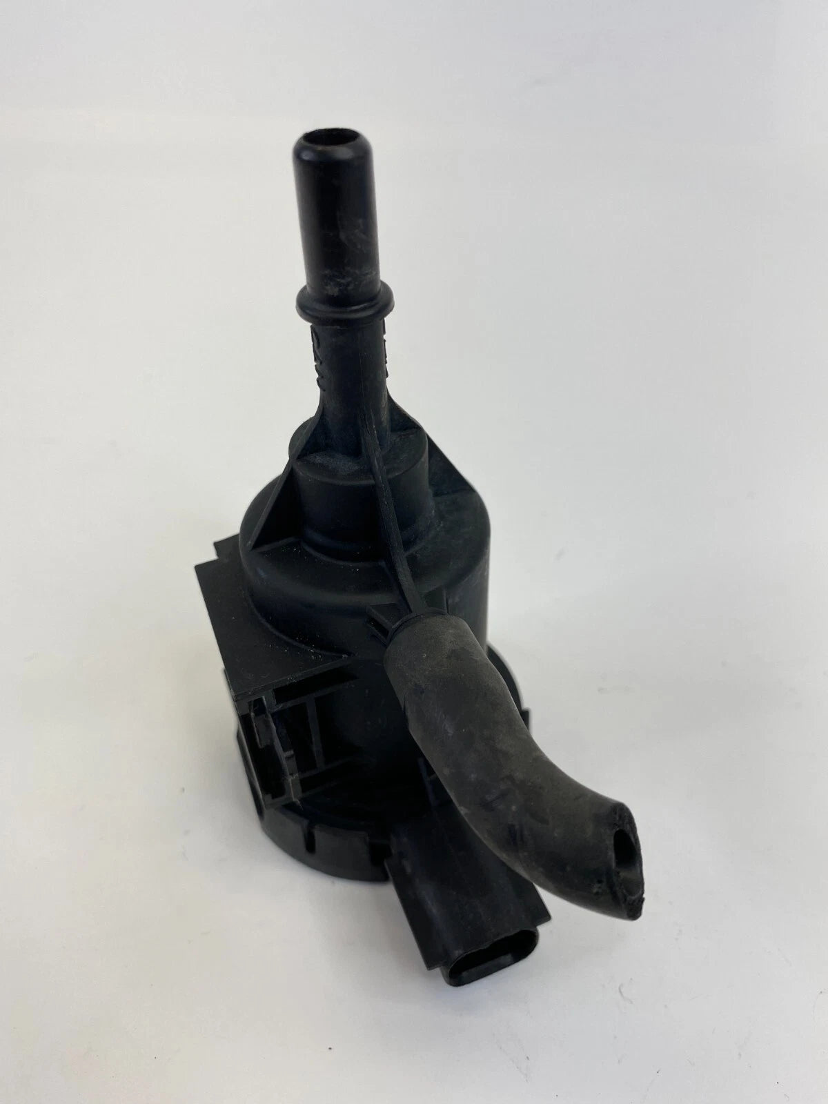 09-12 DODGE CALIBER VACUUM PURGE SOLENOID FUEL VALVE VAPOR CANISTER 4891741AA