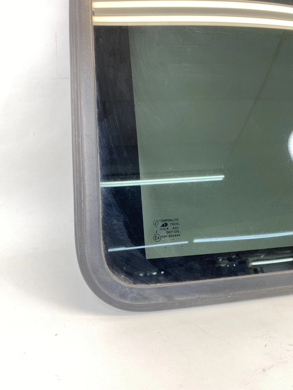 2003-2008 PONTIAC VIBE MATRIX POWER SUNROOF MOONROOF GLASS PANEL OEM