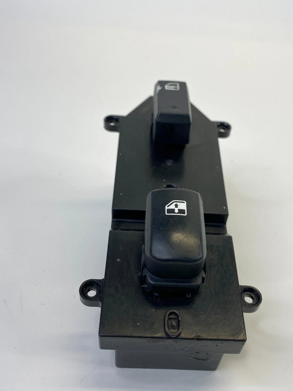 2007-2009 HYUNDAI SANTA FE FRONT RIGHT PASSENGER SIDE WINDOW CONTROL SWITCH ASSY