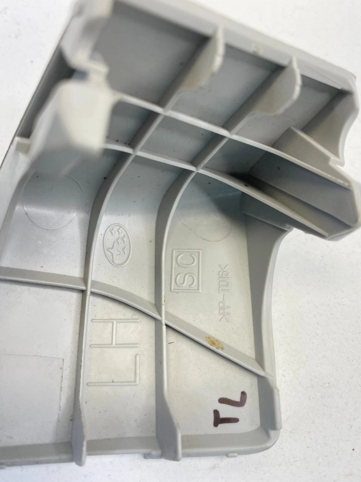 2009-2013 SUBARU FORESTER REAR QUARTER PANEL LEFT SIDE UPPER CAP COVER TRIM OEM