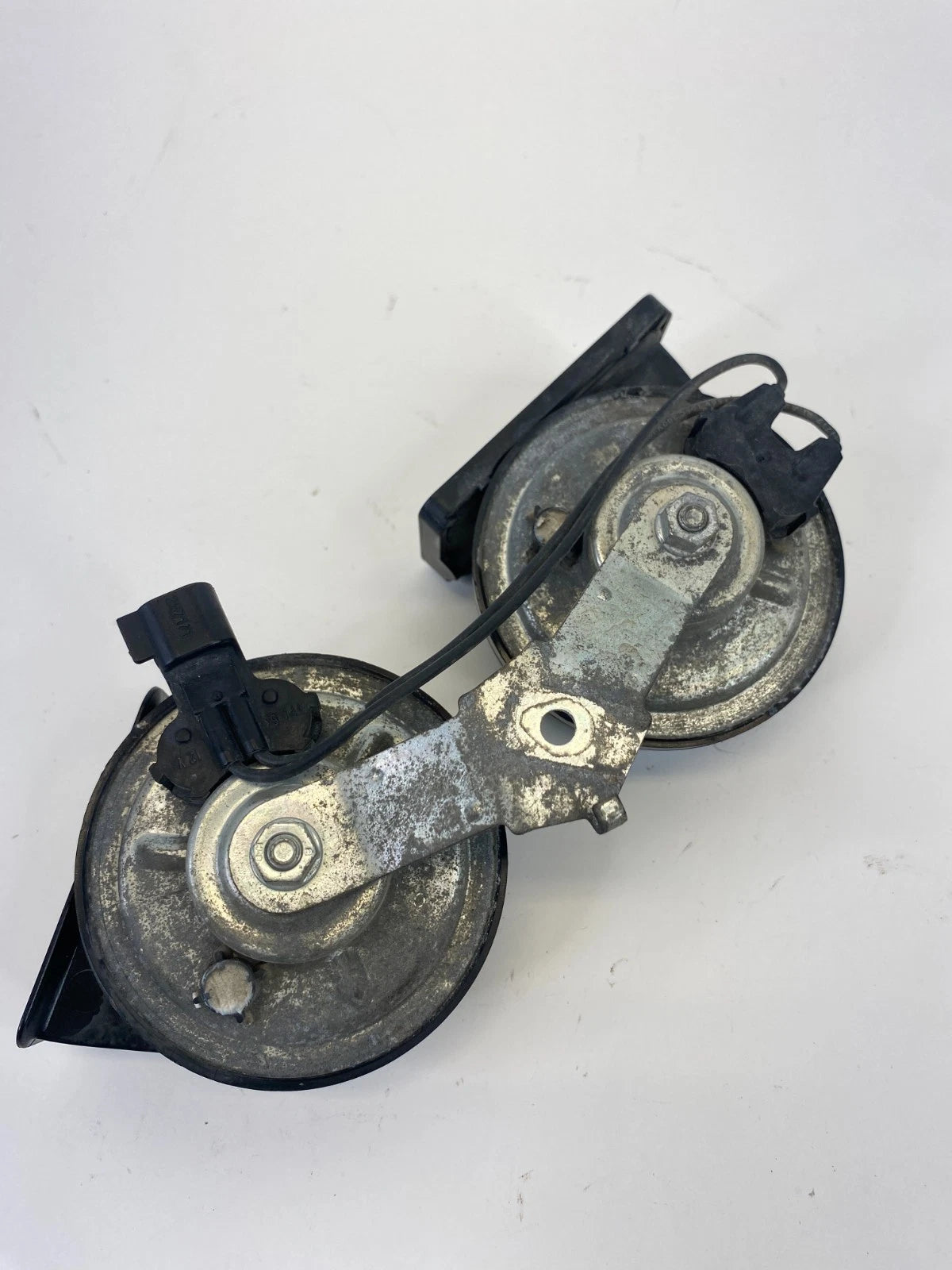 2013-2019 Ford Taurus Police Interceptor Sedan High & Low Horn Note Alarm OEM