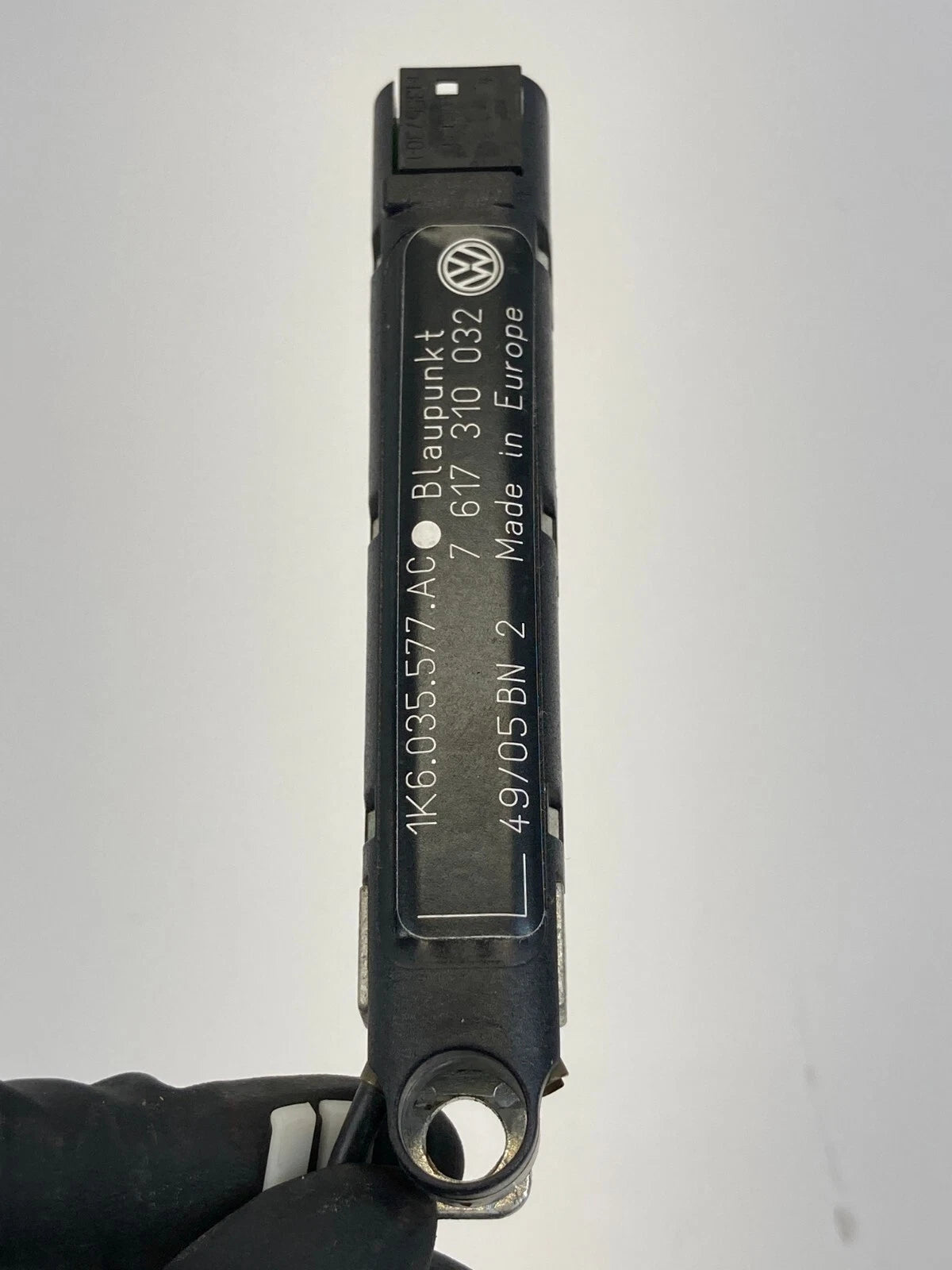 2006-2009 VOLKSWAGEN GTI ANTENNA AMPLIFIER SIGNAL BOOSTER 1K6-035-577-AC OEM