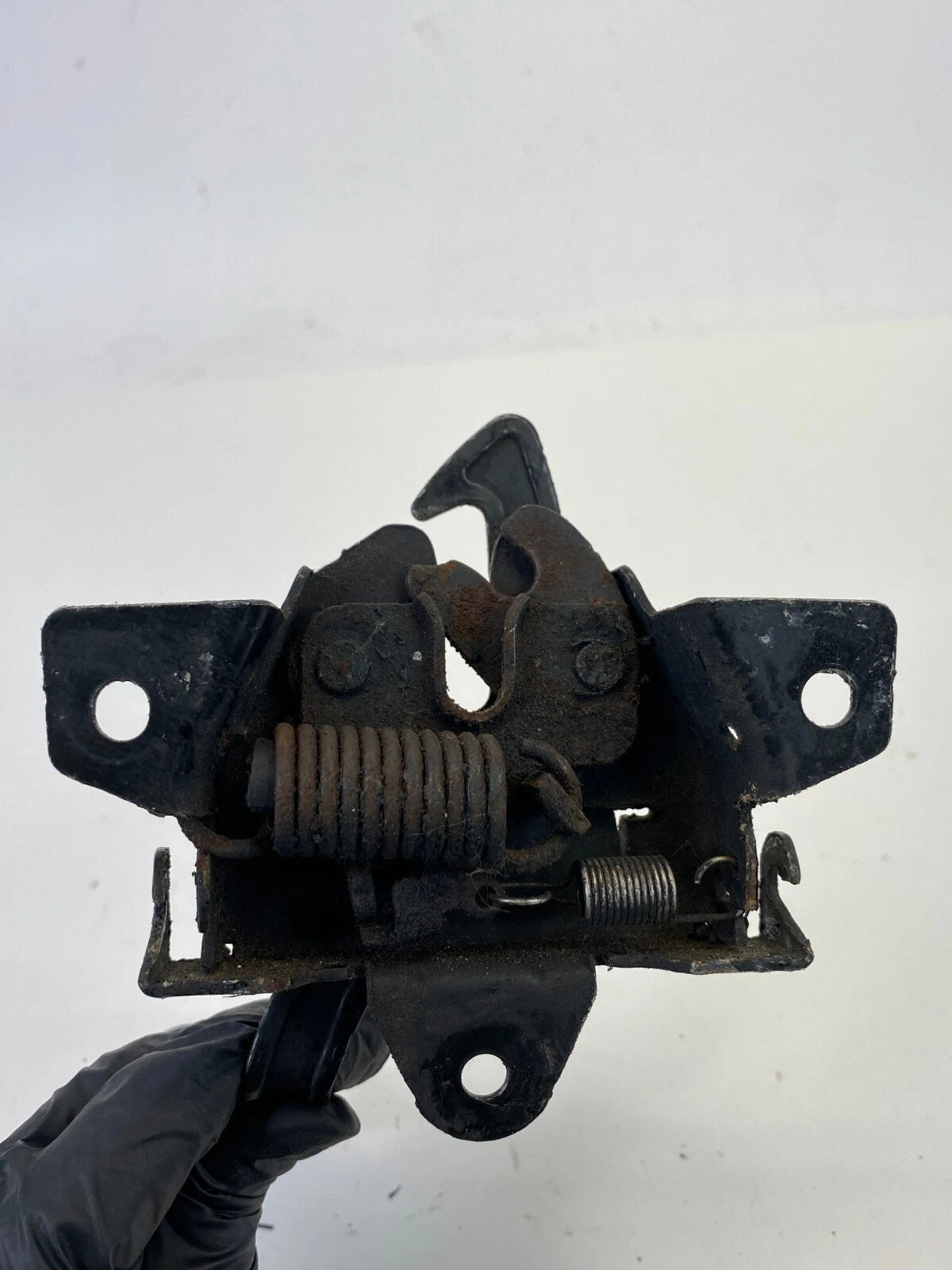 2005-2009 HYUNDAI TUCSON FRONT ENGINE HOOD LOCK LATCH CATCH ASSEMBLY OEM FACTORY
