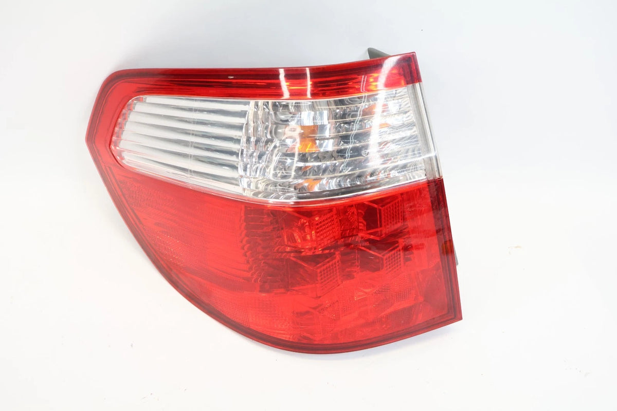2005 2006 2007 HONDA ODYSSEY REAR LEFT DRIVER OUTER TAILLIGHT TAIL LAMP OEM