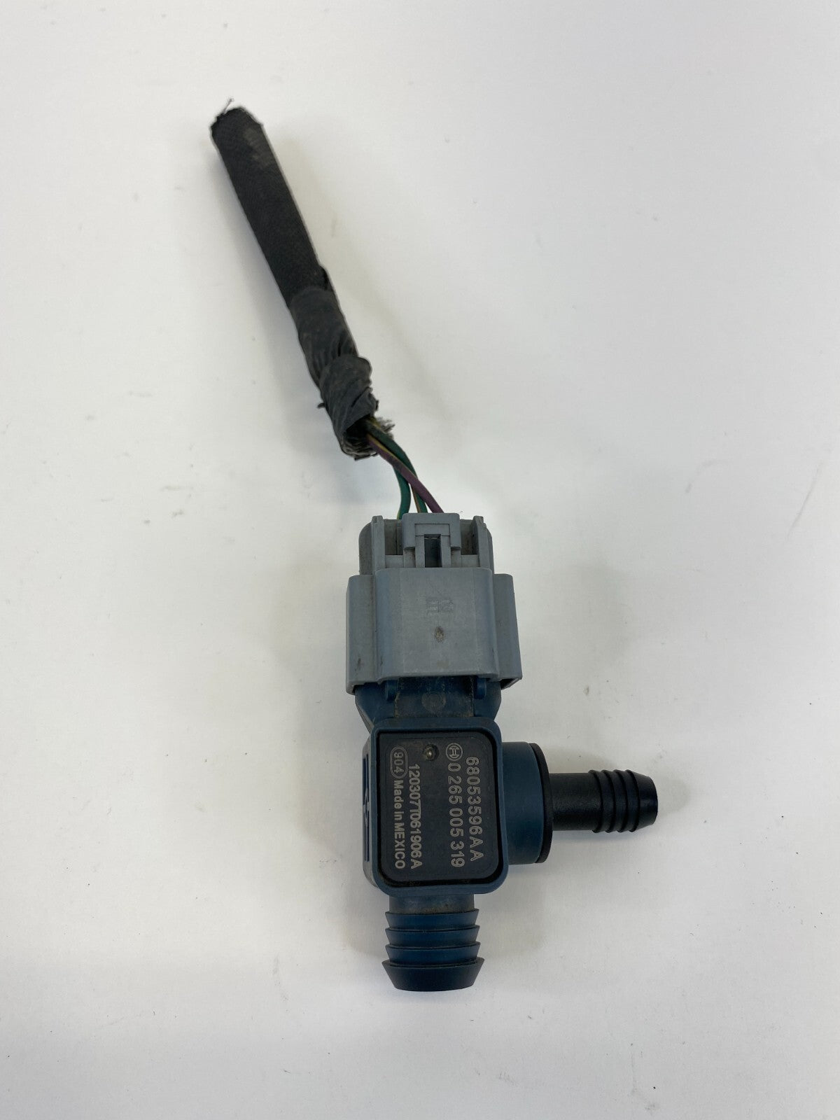 2011 2012 2013 Chrysler Town & Country Brake Booster Check Valve 68053596AA OEM