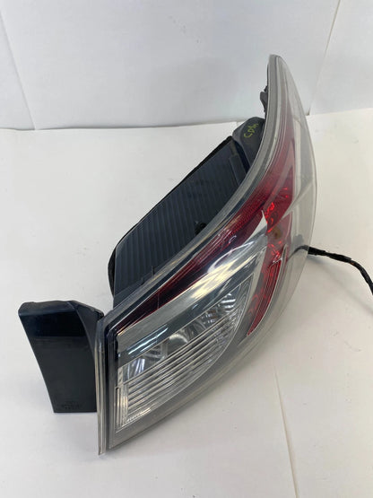 10-13 MAZDA 3 SEDAN RIGHT PASSENGER OUTER QUARTER PANEL TAIL LIGHT TAILLIGHT OEM