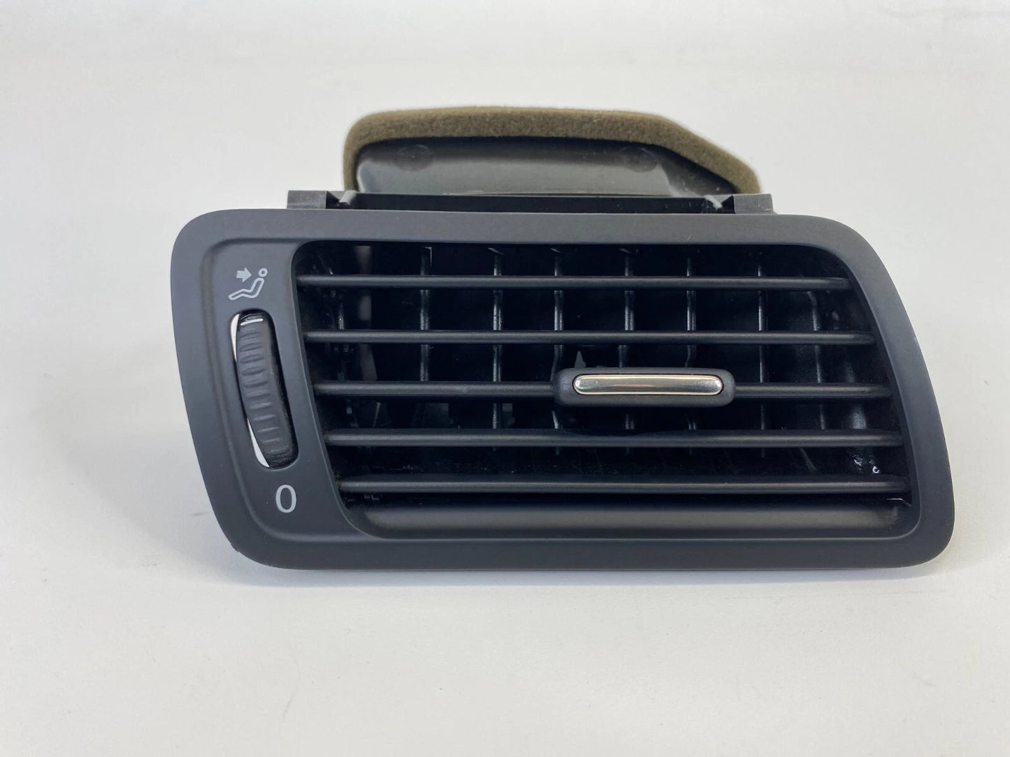 09-11 VOLKSWAGEN CC FRONT RIGHT PASSENGER SIDE OUTER DASH AIR VENT GRILLE ASSY