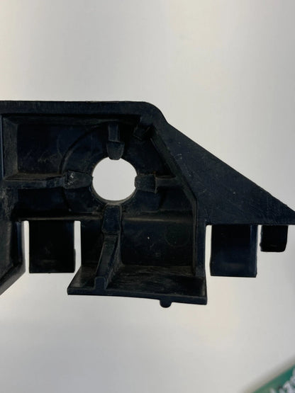 2013 14 15 2016 FORD FUSION FRONT LEFT BUMPER BRACKET RETAINER DS73-17D959 OEM