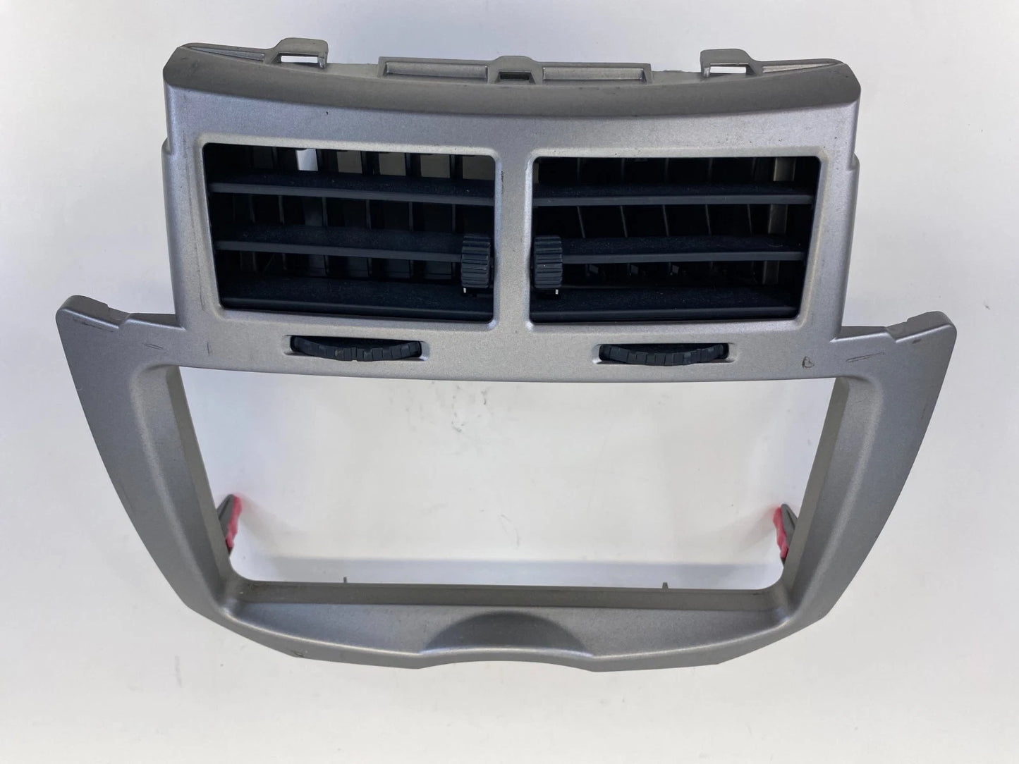 2008-2011 TOYOTA YARIS CENTER DASH AC AIR VENT & RADIO BEZEL TRIM 5540552580 OEM