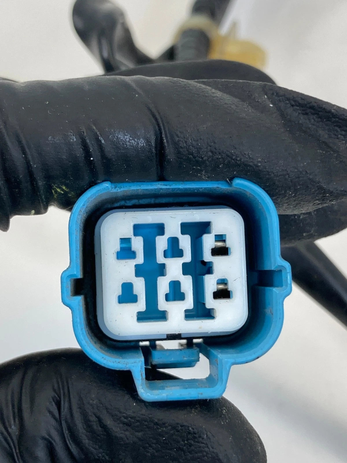 05-10 HONDA ODYSSEY REAR RIGHT SLIDING MANUAL DOOR LOCK LATCH BRACKET WIRE OEM