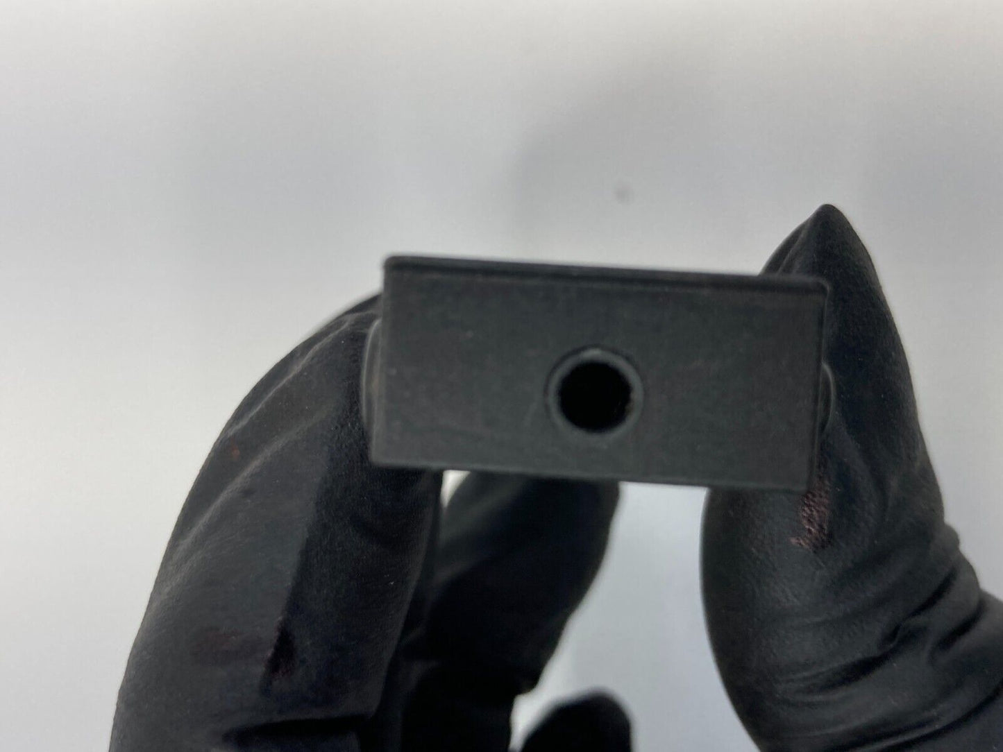 2011 Buick Regal Center Console AUX Jack Port Socket 13317917 OEM