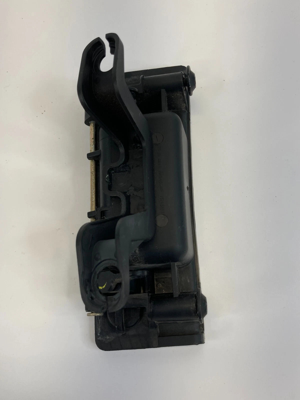 2000-2004 CHEVROLET TAHOE GMC YUKON REAR TRUNK LEFT DOOR OPEN RELEASE HANDLE OEM
