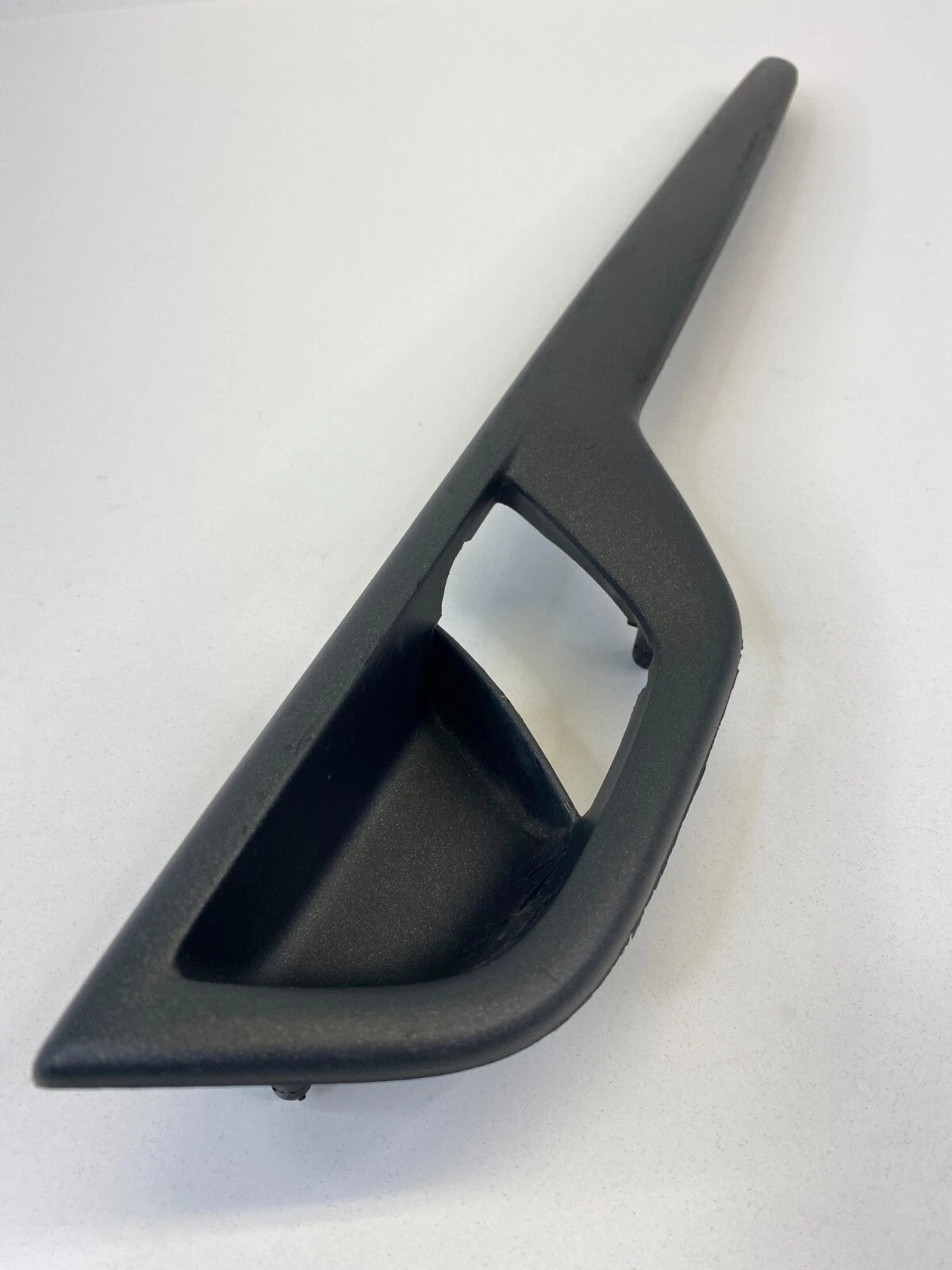2001-2004 VOLVO S60 REAR RIGHT SIDE INNER DOOR HANDLE BEZEL TRIM PANEL 8650003