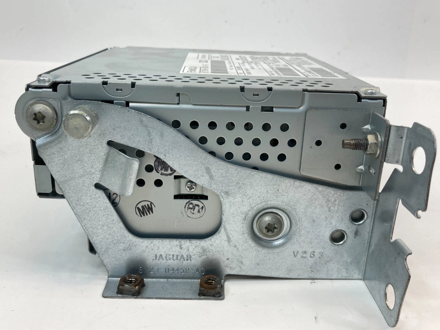 2009-2011 JAGUAR XF RADIO AM/FM STEREO 6 DISC CD PLAYER RECEIVER 7G9N-14C230-TA