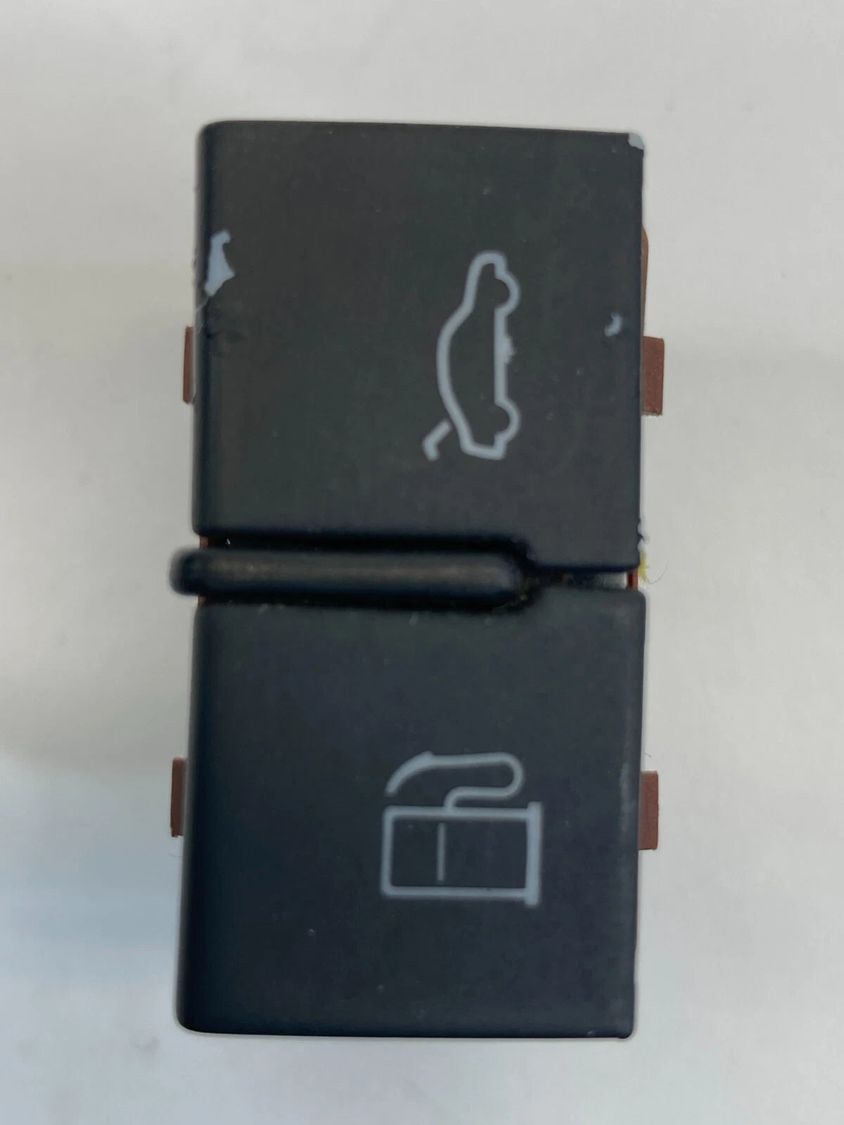 2005-2011 AUDI A6 OPENER TRUNK RELASE & FUEL DOOR CONTROL SWITCH 4F0959833A OEM