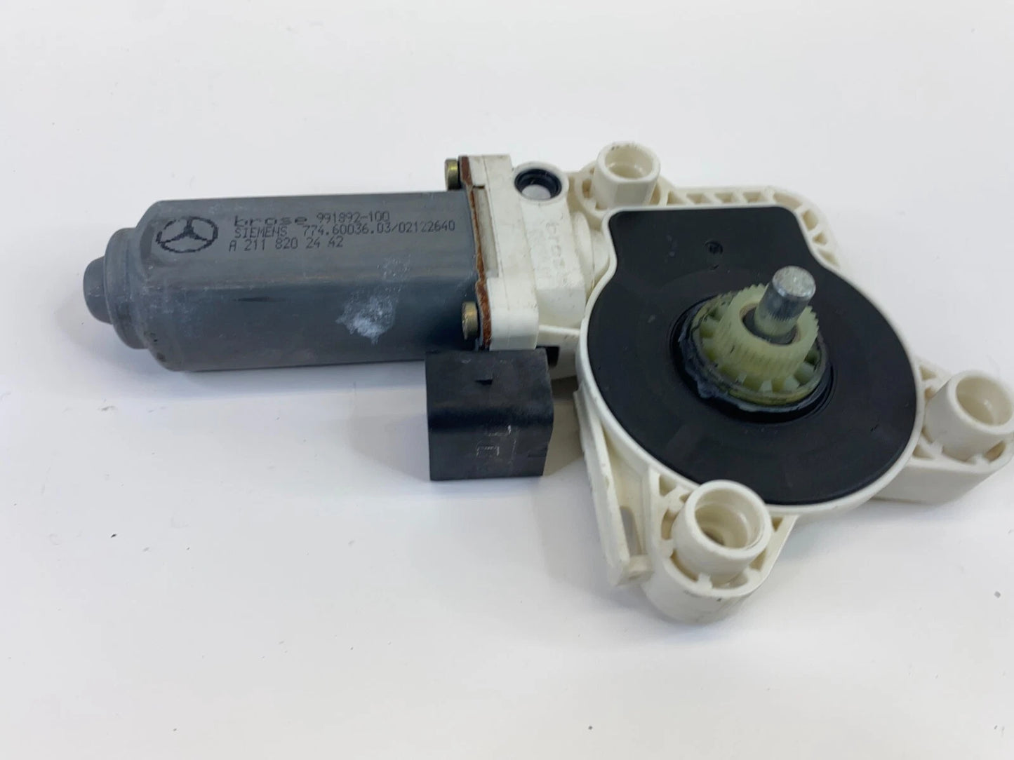 03-06 MERCEDES BENZ E500 REAR RIGHT DOOR POWER WINDOW MOTOR ASSY A2118202442 OEM