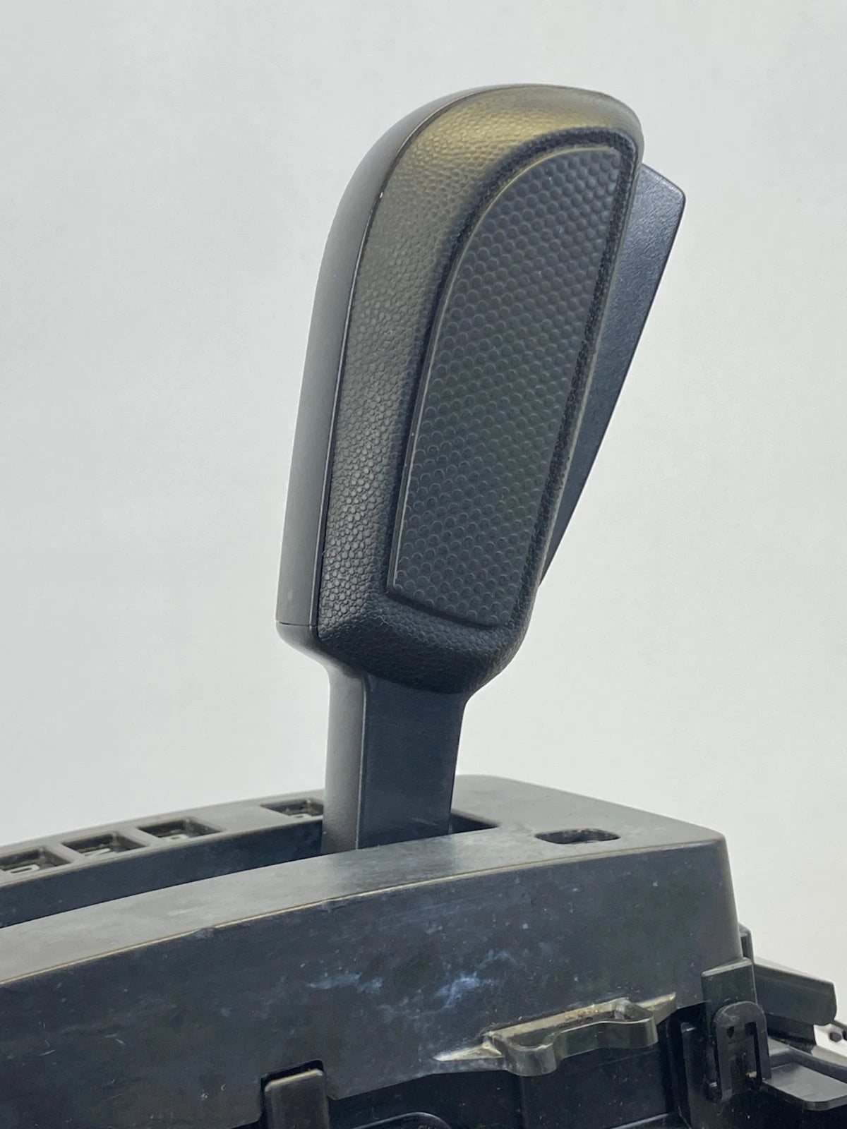 2009 2010 FORD ESCAPE AUTOMATIC GEAR SHIFTER SHIFT LEVER SELECTOR 9L8P-7K004-AC
