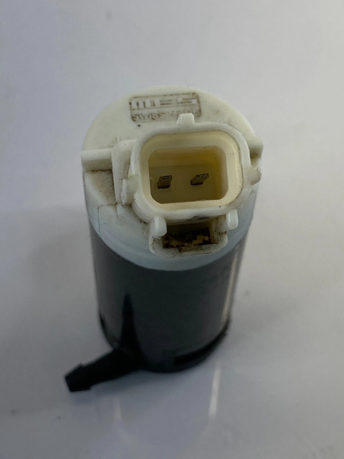 2001-2007 FORD ESCAPE WINDSHIELD WASHER PUMP MOTOR F706-17664-AB OEM