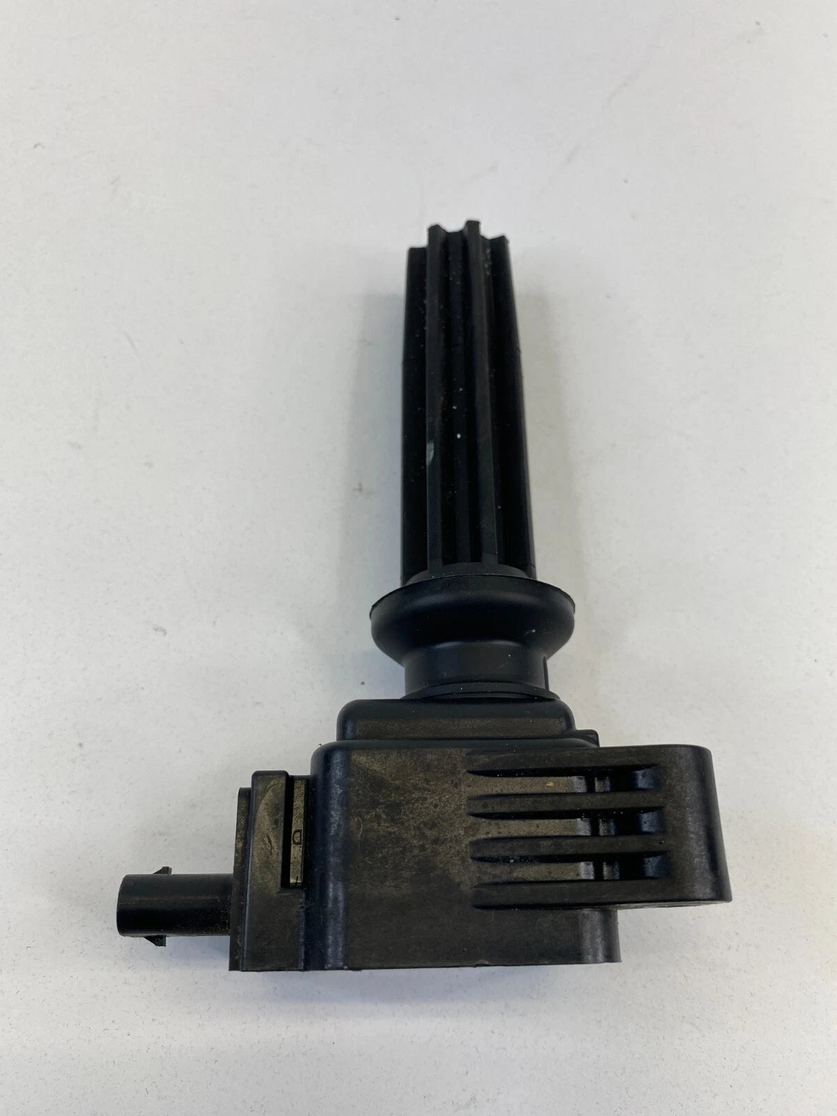 2012-2018 FORD FOCUS SEDAN 2.0L ENGINE IGNITION IGNITER COIL CM5E-12A366-CB OEM