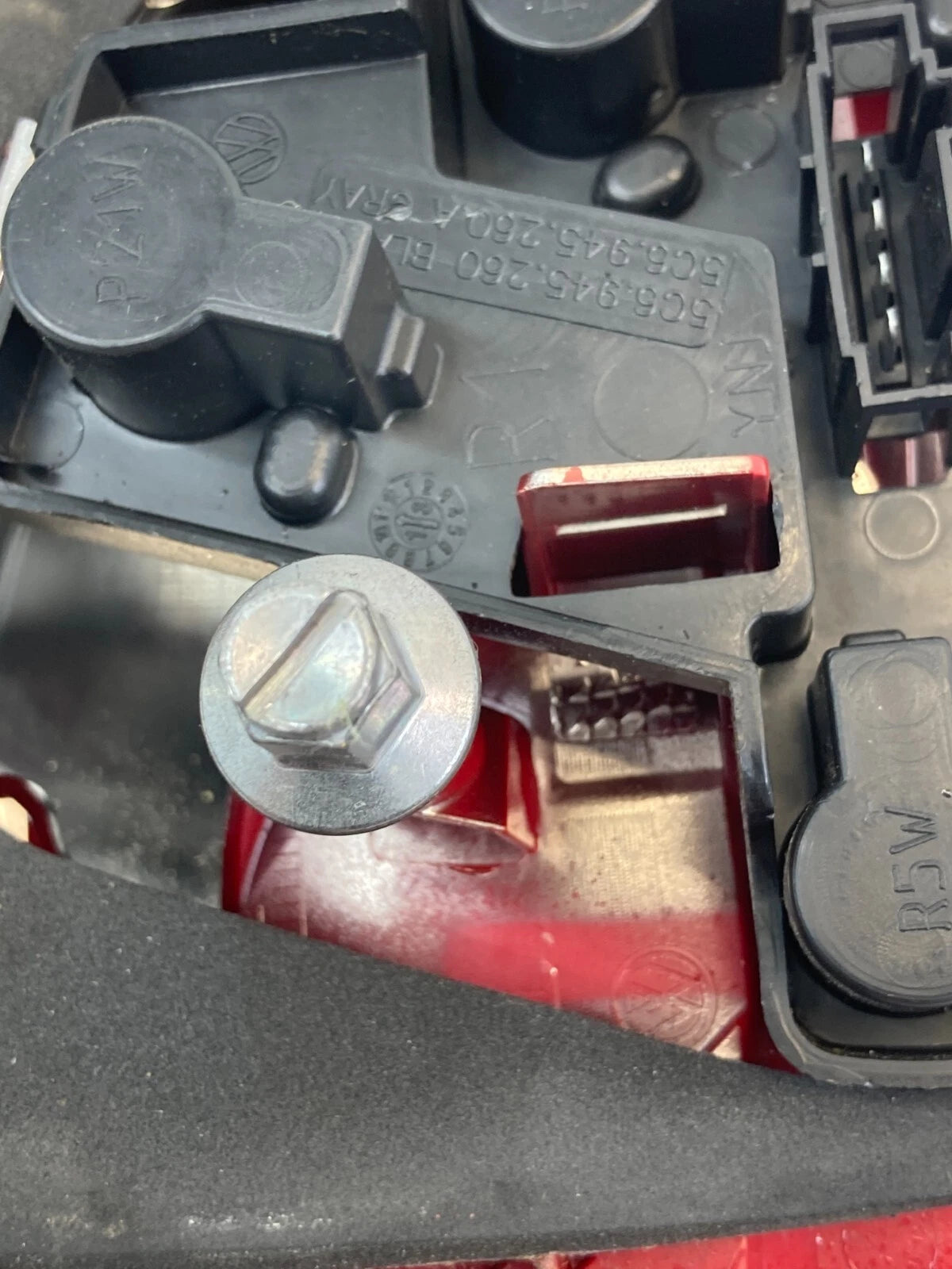 2011-2014 VOLKSWAGEN JETTA RR RIGHT SIDE TRUNK LID INNER TAILLIGH TAIL LIGHT OEM