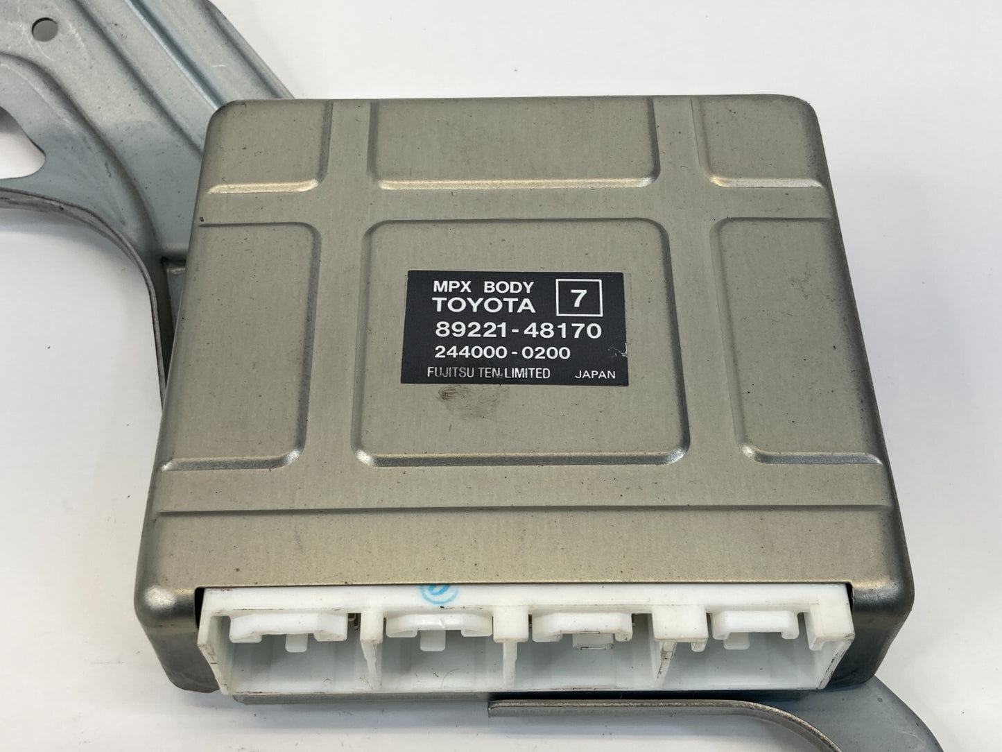 2001-2003 Toyota Highlander 3.0L AT Multiplex Network Body Control Module OEM