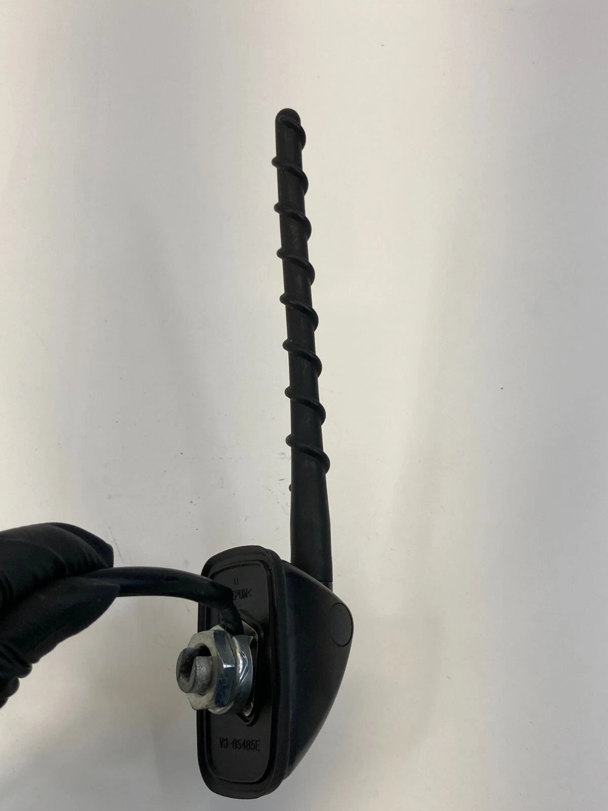 2003-2008 INFINITI FX35 ROOF MOUNTED RADIO ANTENNA SIGNAL BASE OEM