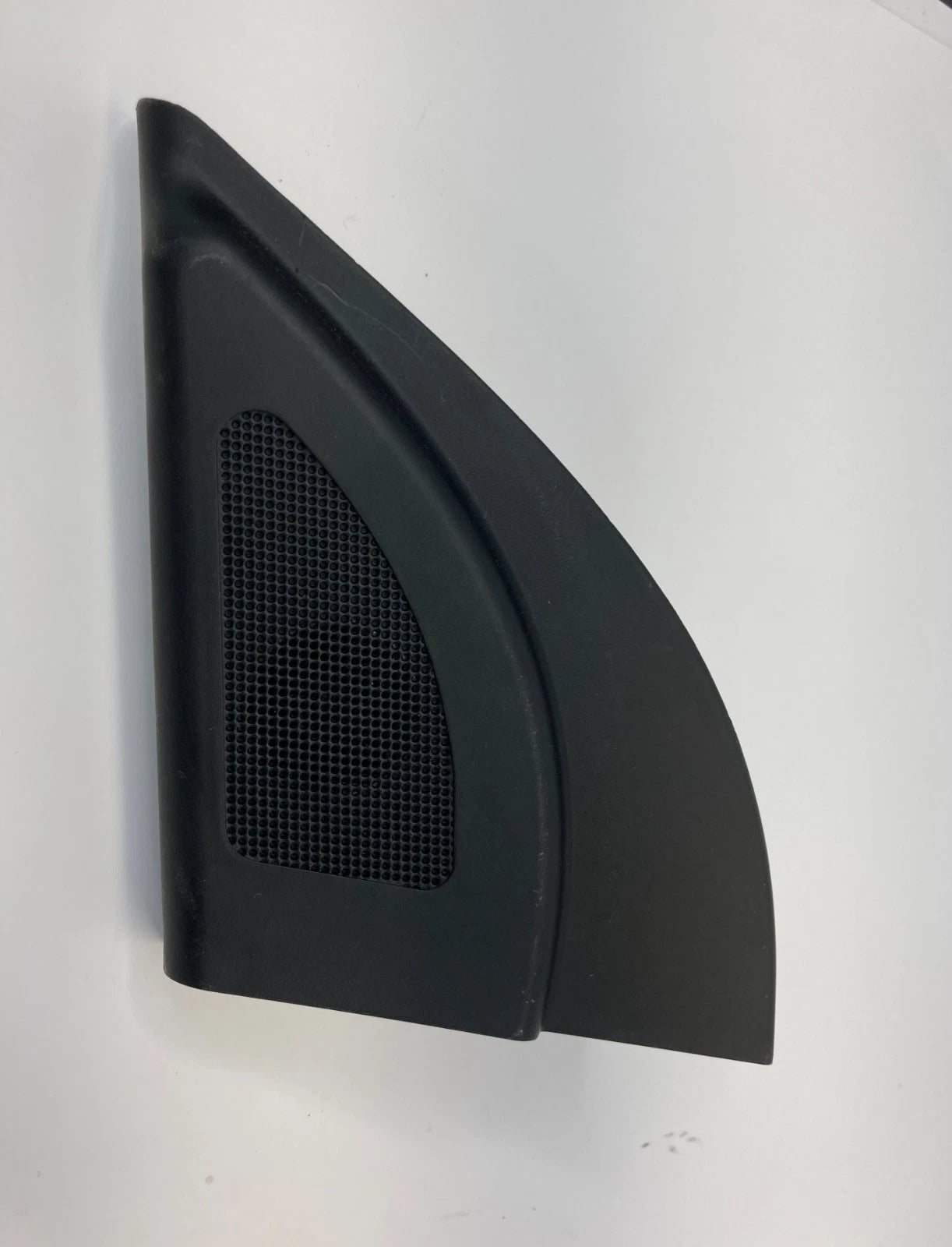 12-17 HYUNDAI ACCENT FRONT LEFT SIDE DOOR CORNER COVER W/ TWEETER 87651-1R020