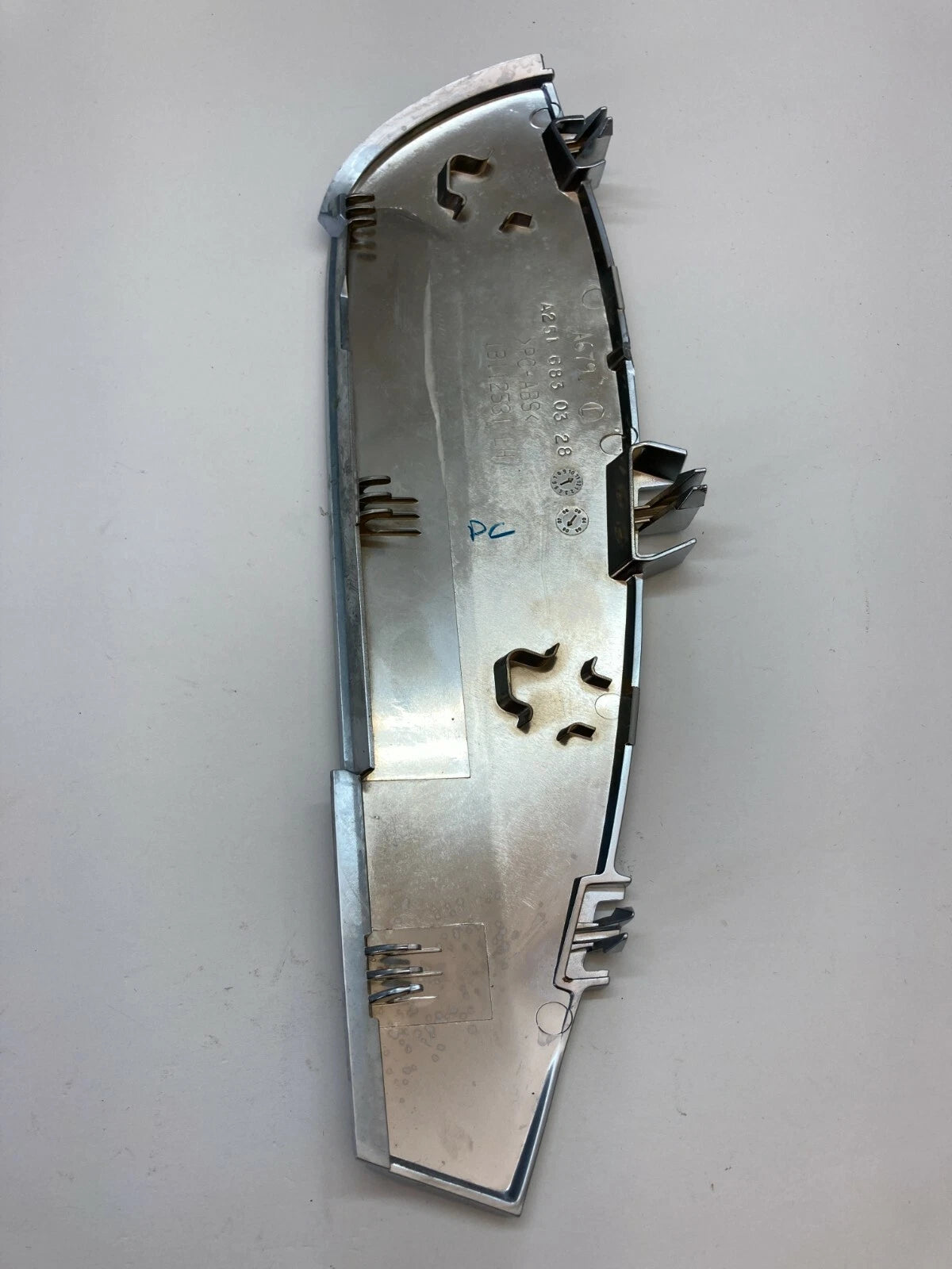 2006-2012 MERCEDES-BENZ R 350 CENTER CONSOLE REAR LEFT DRIVER SIDE BEZEL TRIM