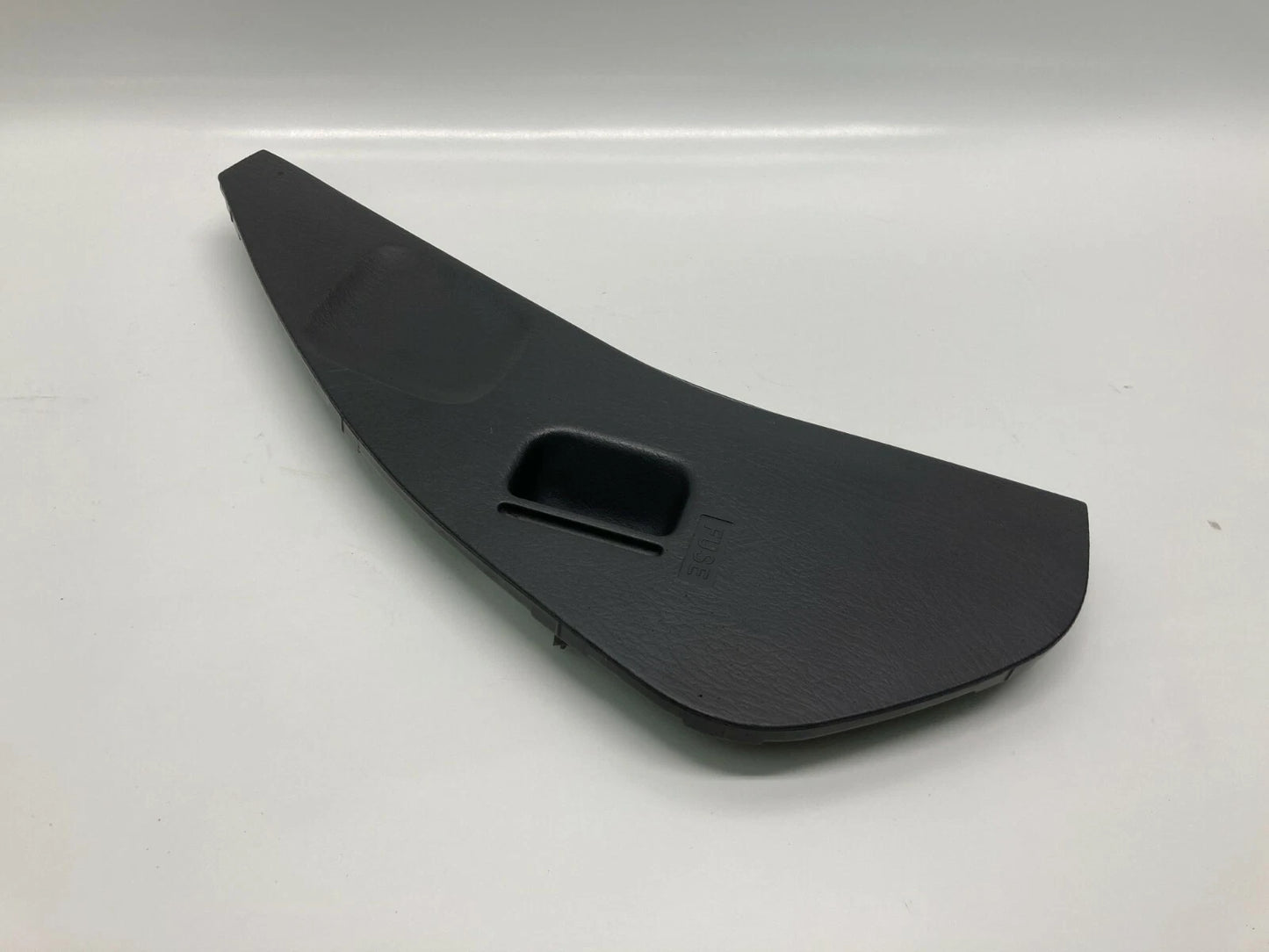 1998-2002 HONDA ACCORD SEDAN LEFT DRIVER SIDE DASH FUSE BOX COVER PANEL 77216S84