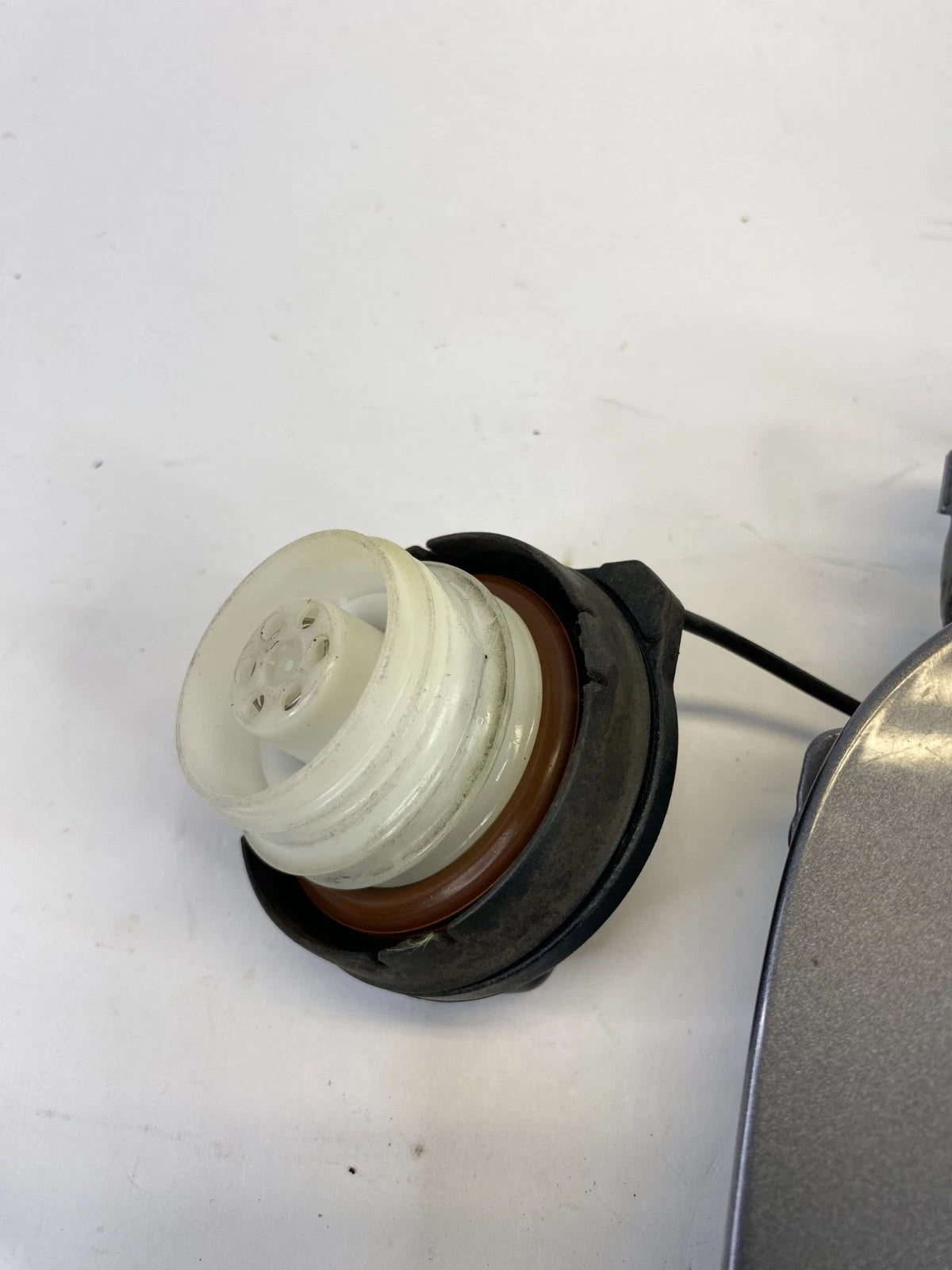 2013-2017 HONDA ACCORD SEDAN FUEL FILLER GAS TANK DOOR COVER LID W/ CAP OEM