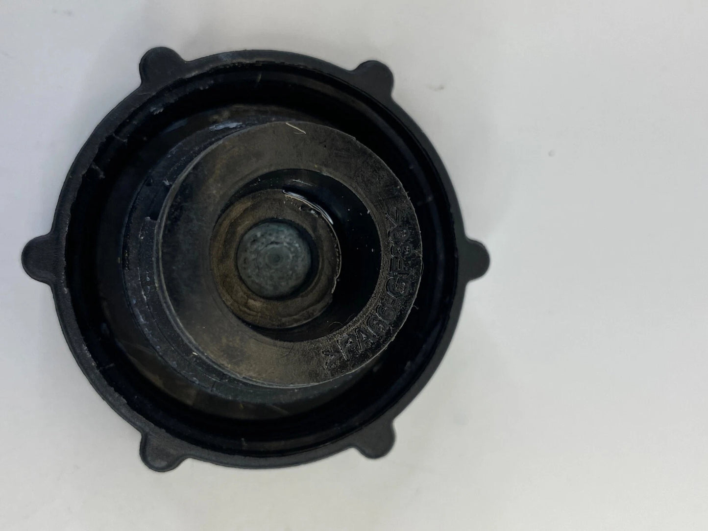 01-12 FORD ESCAPE RADIATOR ENGINE COOLANT RESERVOIR CAP LID COVER YL84-8100-AA