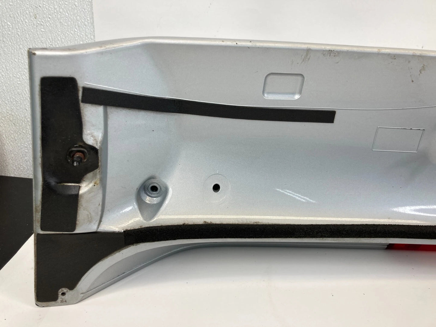 05-11 HYUNDAI ACCENT HATCHBACK REAR TRUNK LID 3RD BRAKE LIGHT SPOILER 872101E200